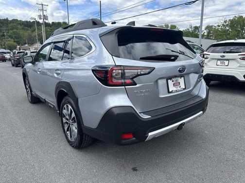 Ice Silver Metallic 2025 Subaru Outback Limited