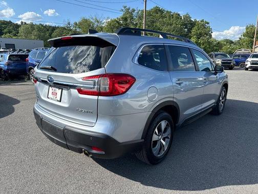 Ice Silver Metallic 2023 Subaru Ascent Premium 8-Passenger