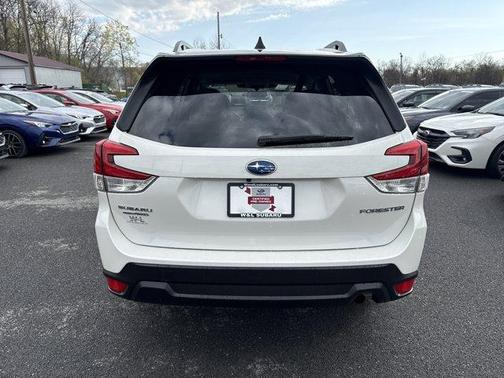 Crystal White Pearl 2024 Subaru Forester Premium