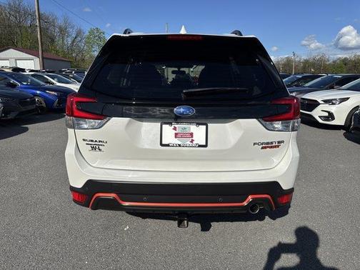 Crystal White Pearl 2023 Subaru Forester 2.5i Sport