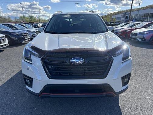Crystal White Pearl 2023 Subaru Forester 2.5i Sport