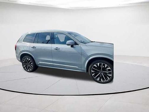 2025 Volvo XC90 Plus