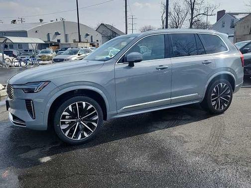 2025 Volvo XC90 Plus