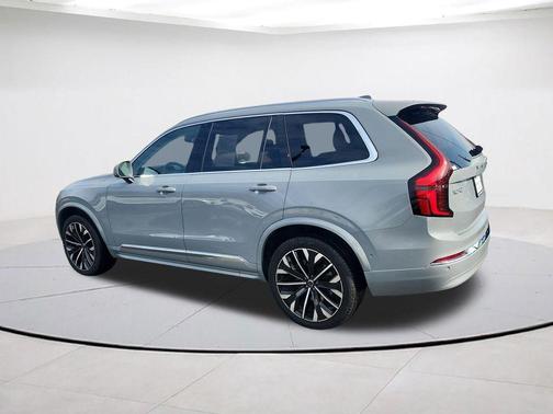 2025 Volvo XC90 B6 Plus 7-Seater