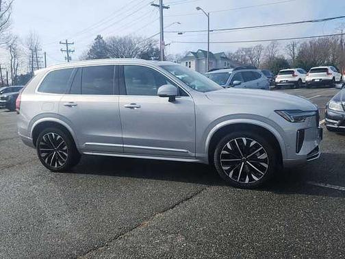 2025 Volvo XC90 Plus