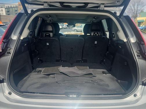 2025 Volvo XC90 B6 Plus 7-Seater