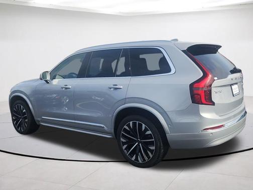 2025 Volvo XC90 B6 Plus 7-Seater