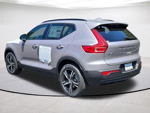 Aurora Blue 2026 Volvo XC40 B5 Core