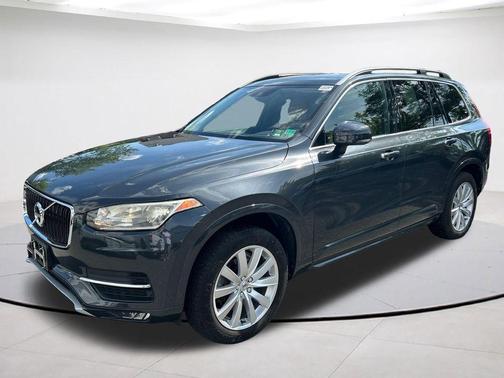 Gray Metallic 2016 Volvo XC90 T6 Momentum