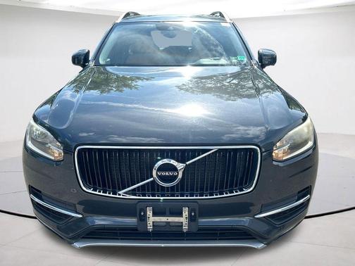 Gray Metallic 2016 Volvo XC90 T6 Momentum