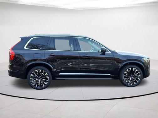 Onyx Black Metallic 2026 Volvo XC90 B6 Plus 7-Seater