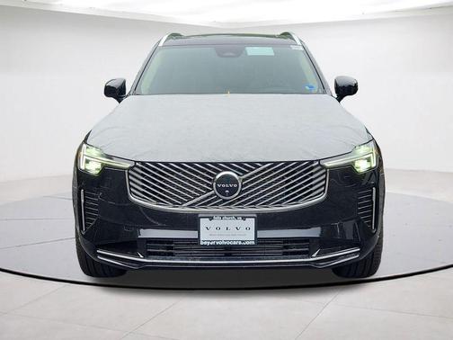Onyx Black Metallic 2026 Volvo XC90 Plug-In Hybrid T8 Ultra 7-Seater