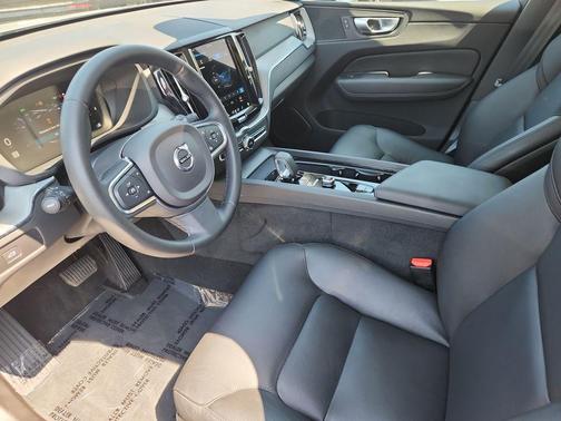Gray Metallic 2024 Volvo XC60 B5 Core