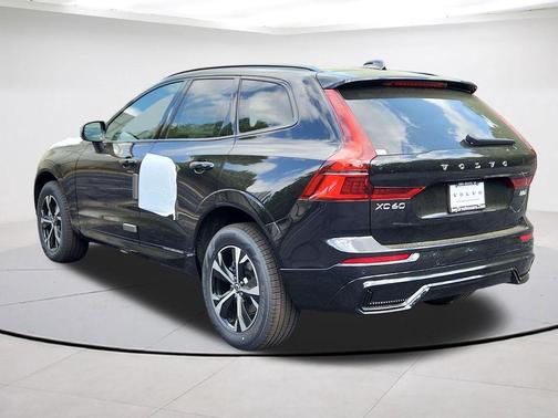 Onyx Black Metallic 2026 Volvo XC60 B5 Core