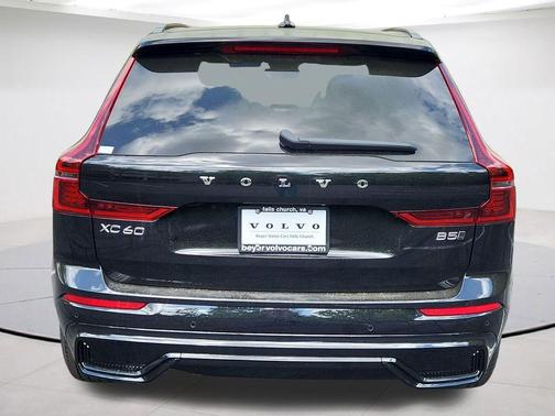 Onyx Black Metallic 2026 Volvo XC60 B5 Core