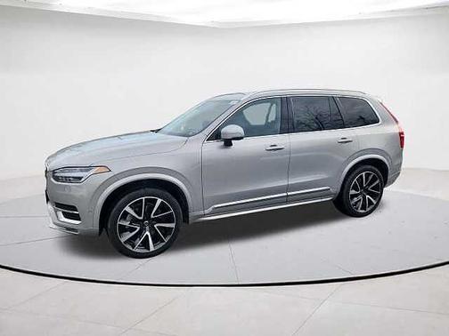 2023 Volvo XC90 Plus