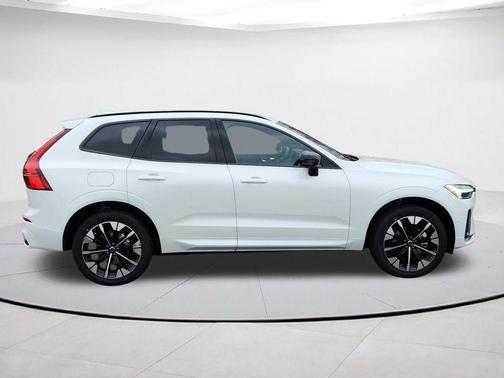 Crystal White 2026 Volvo XC60 B5 Plus