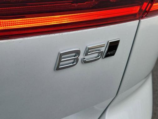 Crystal White 2026 Volvo XC60 B5 Plus
