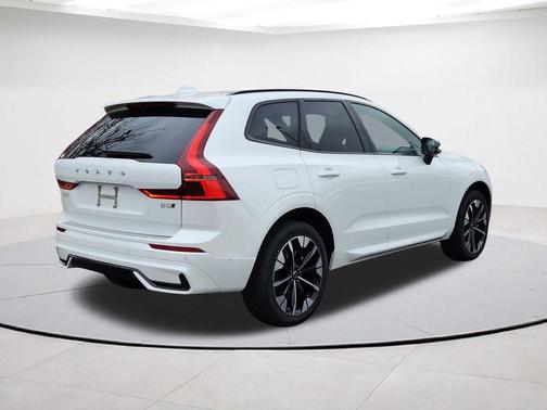 Crystal White 2026 Volvo XC60 B5 Plus