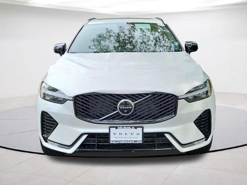 Crystal White 2026 Volvo XC60 B5 Plus