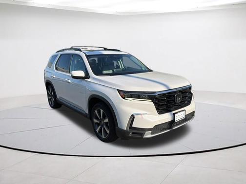 Platinum White Pearl 2023 Honda Pilot Touring