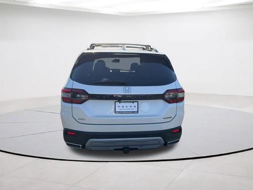 Platinum White Pearl 2023 Honda Pilot Touring
