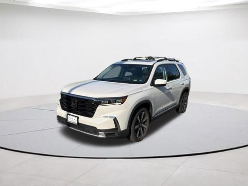 Platinum White Pearl 2023 Honda Pilot Touring