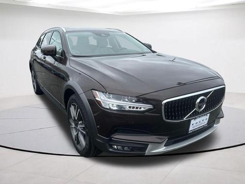 Brown Metallic 2018 Volvo V90 Cross Country T6
