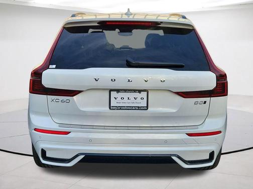 2026 Volvo XC60 B5 Plus