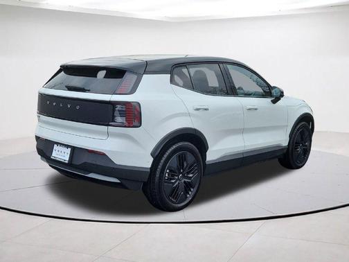 Crystal White 2026 Volvo EX30 TWIN MOTOR CROSS COUNTRY ULTRA