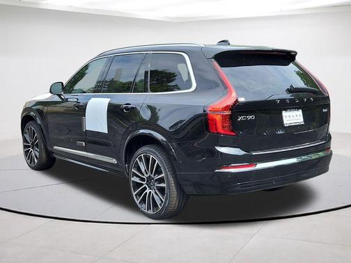 Onyx Black Metallic 2026 Volvo XC90 B6 Plus 7-Seater