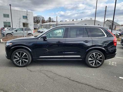 2023 Volvo XC90 Plus