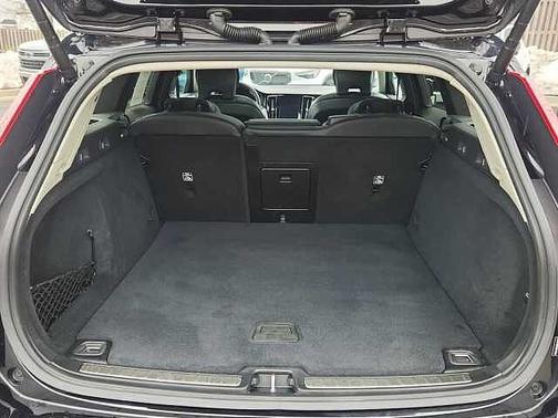 2025 Volvo V60 Cross Country B5 Ultra