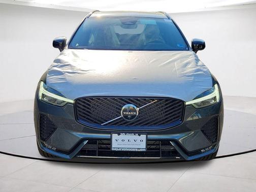 Forest Green 2026 Volvo XC60 B5 Plus