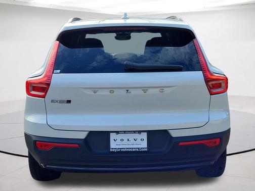 Crystal White Pearl 2026 Volvo EX40 Twin Motor Plus