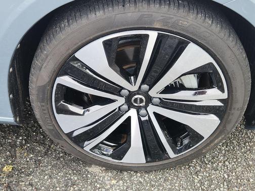 Gray Metallic 2023 Volvo S60 B5 Ultimate Bright Theme