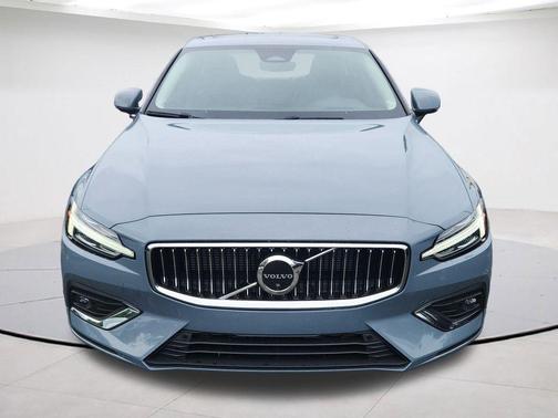 Gray Metallic 2023 Volvo S60 B5 Ultimate Bright Theme