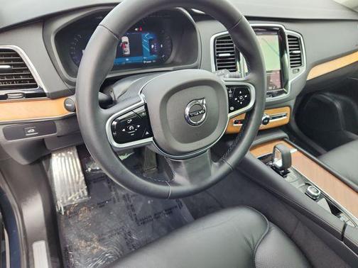 Denim Blue Metallic 2025 Volvo XC90 B6 Plus 7-Seater