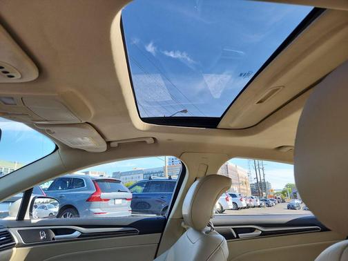 White Platinum Clearcoat Metallic 2013 Ford Fusion Hybrid SE