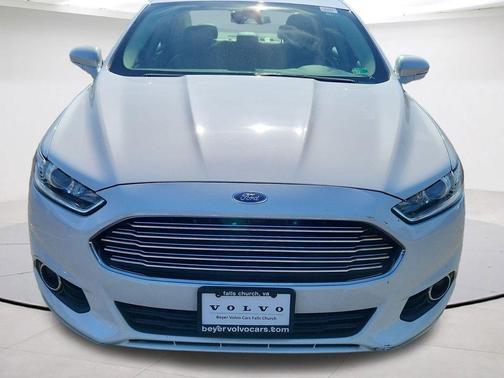 White Platinum Clearcoat Metallic 2013 Ford Fusion Hybrid SE