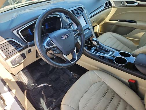 White Platinum Clearcoat Metallic 2013 Ford Fusion Hybrid SE