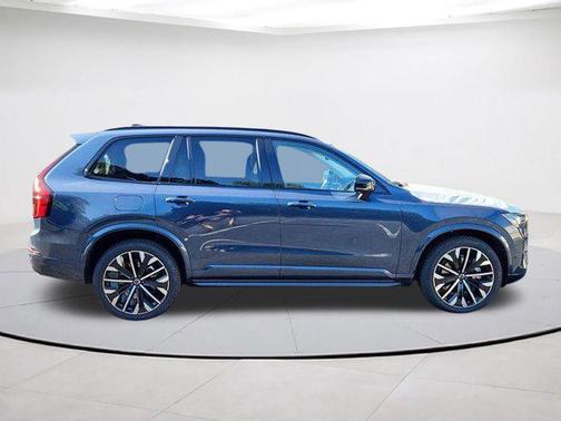 Denim Blue Metallic 2026 Volvo XC90 B6 Ultra Dark Theme 7-Seater