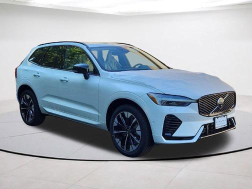 Crystal White 2026 Volvo XC60 Plug-In Hybrid T8 Plus