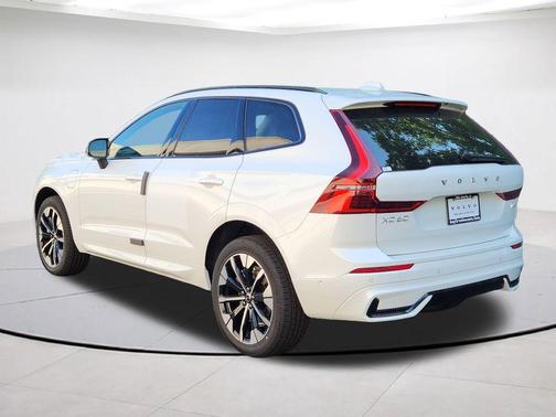 Crystal White 2026 Volvo XC60 Plug-In Hybrid T8 Plus