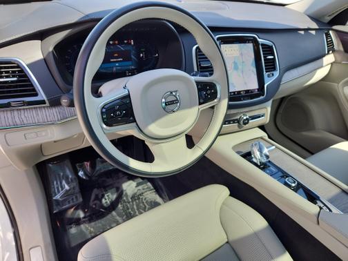 2024 Volvo XC90 Recharge Plug-In Hybrid T8 Ultimate Bright 7-Seater