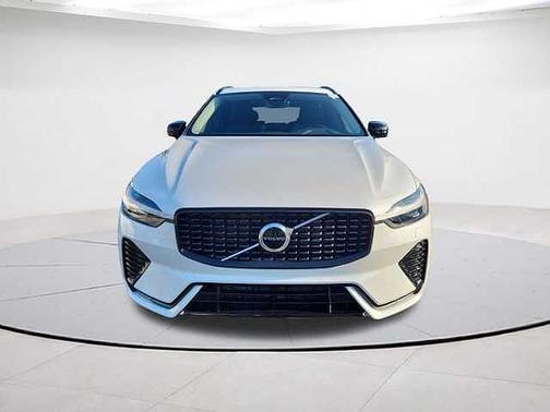 2025 Volvo XC60 Core