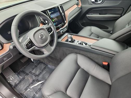 Silver 2023 Volvo XC60 B5 Plus Bright Theme