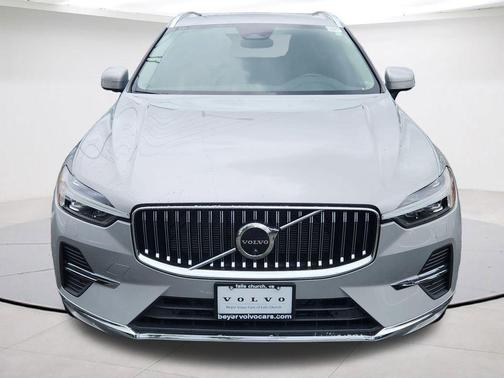 Silver 2023 Volvo XC60 B5 Plus Bright Theme