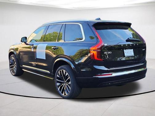 Onyx Black Metallic 2026 Volvo XC90 B6 Ultra 6-Seater