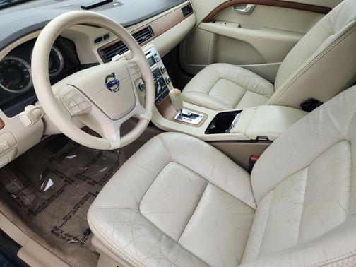 Caspian Blue Metallic 2010 Volvo XC70 3.2